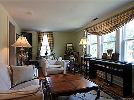 2 Oak St, Westport, Ct 06880 in Westport, CT (Photo 7 of 9)