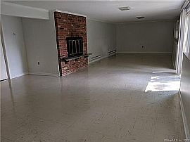 62 Candlewood Lake Rd, Brookfield, Ct 06804 in Brookfield, CT (Photo 7 of 12)