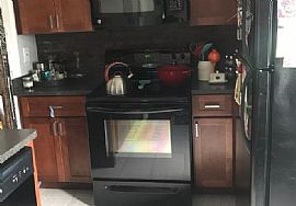 Very Nice, Comfortable and Cheat 2bd/1ba Apartment  in Cleveland, OH (Photo 4 of 9)