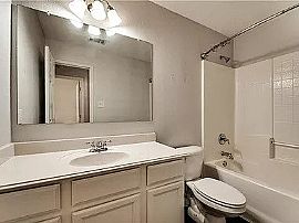 Wonderful Single Story House with 3bedroom  2bathroom2,094 Sqft in Keller, TX (Photo 4 of 7)