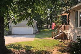 204 Quillen Ave, Fountain Inn, Sc 29644 For $800 Per Month  in Fountain Inn, SC (Photo 3 of 6)