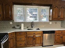 Doreen Dr, Bridgeport, Ct 06604 in Bridgeport, CT (Photo 3 of 6)