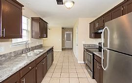 3510 Rawlinson Rd, Columbia, Sc 29209 For $700/m Deposit $700 in Columbia, SC (Photo 2 of 4)