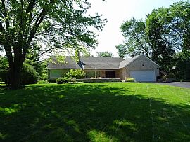 1375 Fairhaven Blvd, Elm Grove, Wi 53122 in Elm Grove, WI