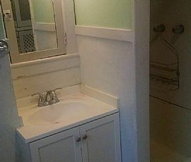 2 Bd, 1 Ba, 1,040 Sqft in New Orleans, LA (Photo 2 of 7)