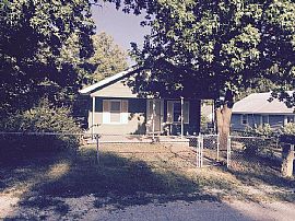 2 Bd/ 1 Ba/ 1,200 Sqft in Kansas City, KS (Photo 2 of 12)