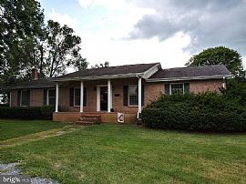 171 Euclid Ave, Charles Town, Wv 25414 in Charles Town, WV