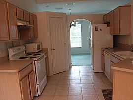 512 Se Voltair Ter, Port Saint Lucie, Fl 34983 in Port Saint Lucie, FL (Photo 3 of 6)