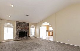 3bed, 2bath in Gilbert, AZ (Photo 2 of 10)