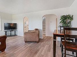 130 N Danz Ave, Green Bay, Wi 54302 in Green Bay, WI (Photo 5 of 12)