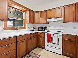 6309 Piping Rock Rd, Madison, Wi 53711 in Madison, WI (Photo 8 of 12)