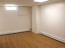 121 Andrassy Ave, Fairfield, Ct 06824 in Fairfield, CT (Photo 7 of 11)