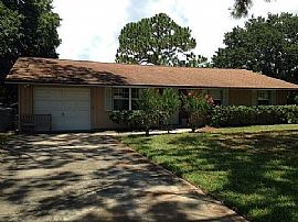 215 18th Ave, Vero Beach, Fl 32962 in Vero Beach, FL