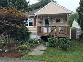 10 Lenox St, New London, Ct 06320 in New London, CT