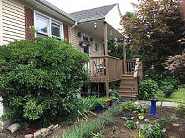 10 Lenox St, New London, Ct 06320 in New London, CT (Photo 11 of 12)