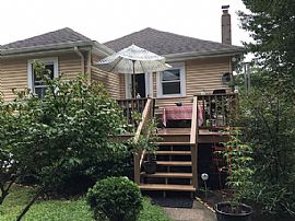 10 Lenox St, New London, Ct 06320 in New London, CT (Photo 2 of 12)