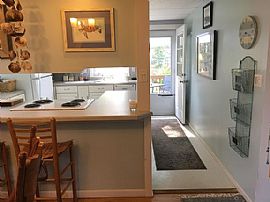 10 Lenox St, New London, Ct 06320 in New London, CT (Photo 5 of 12)