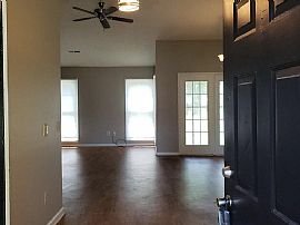 3 Bd/ 2 Ba/ 1,701 Sqft in Wilmington, NC (Photo 3 of 12)