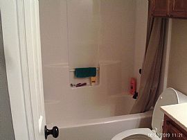 Charming 3 Bed,2 Baths and Nice Neighborhood  in Texarkana, TX (Photo 8 of 9)