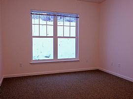 65 Griffin Ln, Essex Junction, Vt 05452 in Essex Junction, VT (Photo 5 of 8)