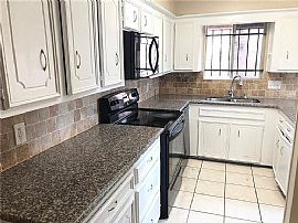 3 Bd/ 2 Ba/ 1,427 Sqft in Houston, TX (Photo 5 of 12)