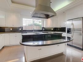 13101 Nimrod Pl, Los Angeles, in Los Angeles, CA (Photo 3 of 5)