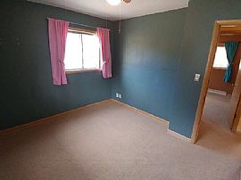 3 Bd/ 1.5 Ba/ 1,479 Sqft in Milwaukee, WI (Photo 6 of 12)