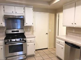 Luxury 3 Bedroom  Home  in Anaheim, CA (Photo 4 of 12)