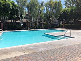 Luxury 3 Bedroom  Home  in Anaheim, CA (Photo 7 of 12)