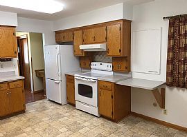 1707 Spruce Ct, South Milwaukee, Wi 53172 in South Milwaukee, WI (Photo 2 of 12)