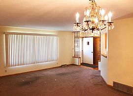 1707 Spruce Ct, South Milwaukee, Wi 53172 in South Milwaukee, WI (Photo 7 of 12)