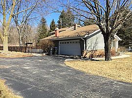 S87w27810 Hidden Lakes Dr, Mukwonago, Wi 53149 in Mukwonago, WI (Photo 6 of 12)