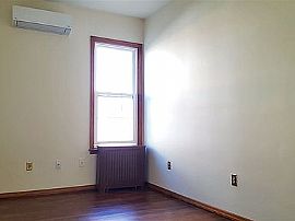 16 E 44th St, Bayonne, Nj 07002 in Bayonne, NJ (Photo 5 of 7)