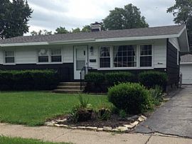 13 Mohawk Dr, Thornton, in Thornton, IL