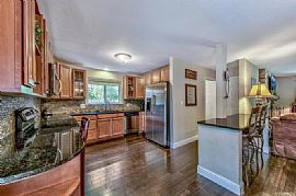 2 Beds and 2 Baths Home For Rent in South Lake Tahoe, CA (Photo 6 of 10)