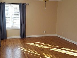 2 Bd/ 1 Ba/ 916 Sqft in Milwaukee, WI (Photo 6 of 7)