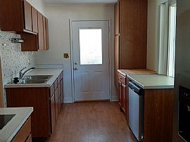 4 Bd/ 2 Ba/ 1,500 Sqft in Marquette, MI (Photo 3 of 11)