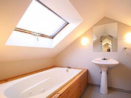 3 Bd. 2.5 Ba. 1,400 Sqft in Homewood, IL (Photo 11 of 12)