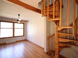 3 Bd. 2.5 Ba. 1,400 Sqft in Homewood, IL (Photo 4 of 12)