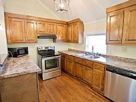 Completely Renovated 1910 Mill Home with 2 Bedrooms and 1.5 Bat in Fountain Inn, SC (Photo 7 of 11)