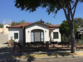 N Carmelo Ave, Pasadena in Pasadena, CA