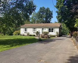 A 2 Bedroom Home Apartment with One Bathroom in Albany, NY (Photo 2 of 12)