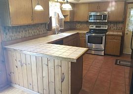 A 2 Bedroom Home Apartment with One Bathroom in Albany, NY (Photo 5 of 12)