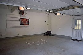 Spacious Beautiful Late Model Home with Central Air in Worcester, MA (Photo 2 of 9)