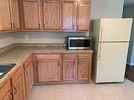 268 W Woods Rd, Hamden in Hamden, CT (Photo 2 of 5)