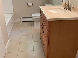 268 W Woods Rd, Hamden in Hamden, CT (Photo 3 of 5)