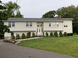 1533 Shepard Ave, Hamden, in Hamden, CT