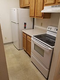 Beautiful Spacious, 2-Bed, 1-Bath, First Floor Condo in Aurora, CO (Photo 6 of 12)