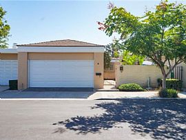 6 Seton Rd, Irvine in Irvine, CA