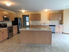 17020 Se 183rd Pl, Renton in Renton, WA (Photo 2 of 4)